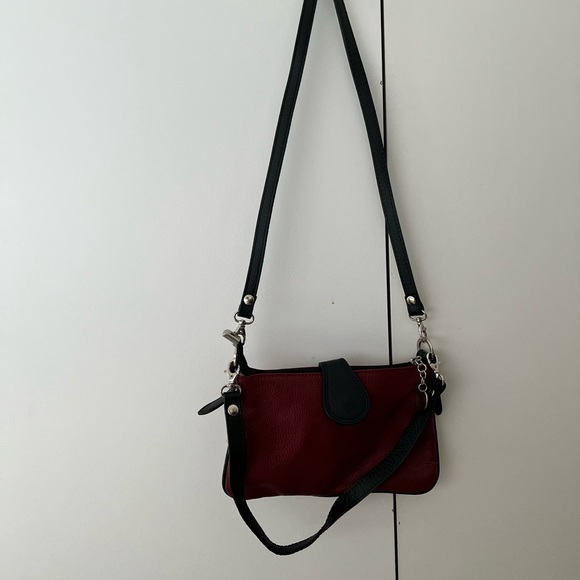 Cute burgundy purse with two adjustable strap options ❤️🤎 - Picture 3 of 4